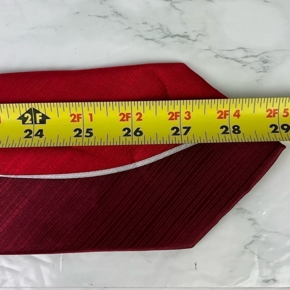 Galo Cassini 100% Silk Neck Tie Red Gray Black Swirl Pattern VTG Vintage - Picture 6 of 7